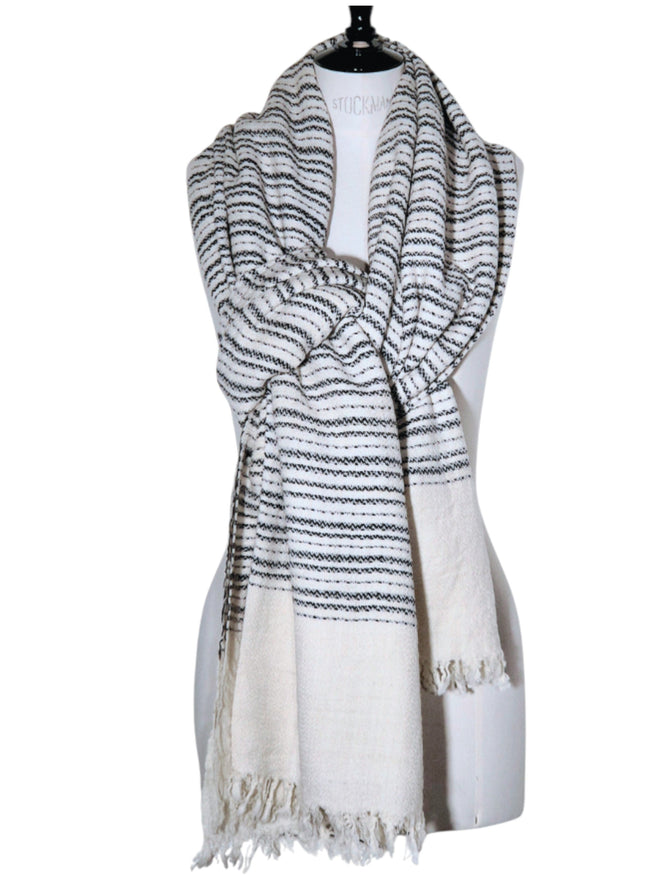 Shawl - KVW 2136 Natural/Charcoal